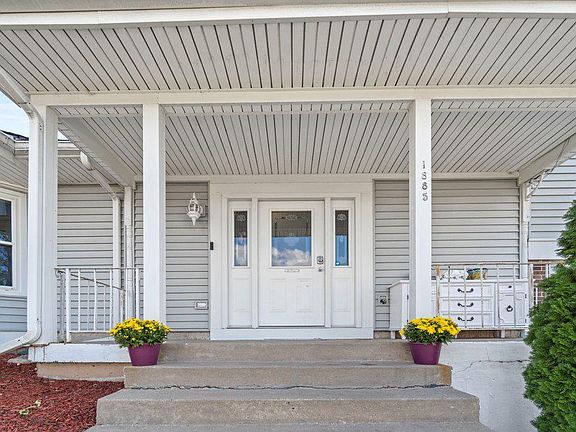3rd image of 1885 Eastman Ln
