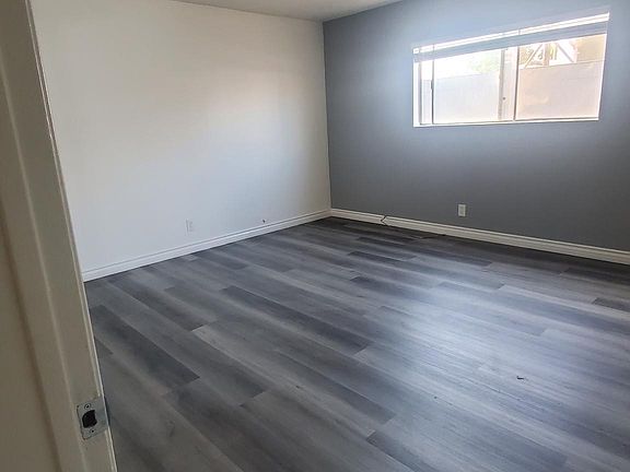 4th image of 13922 Yukon Ave APT 7