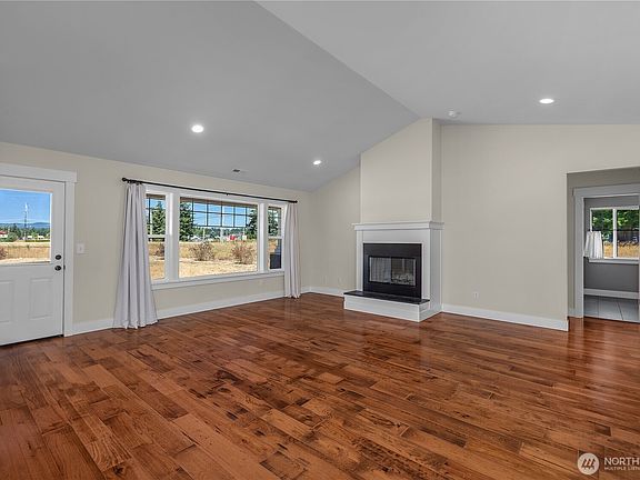 4th image of 18443 Sargent Road