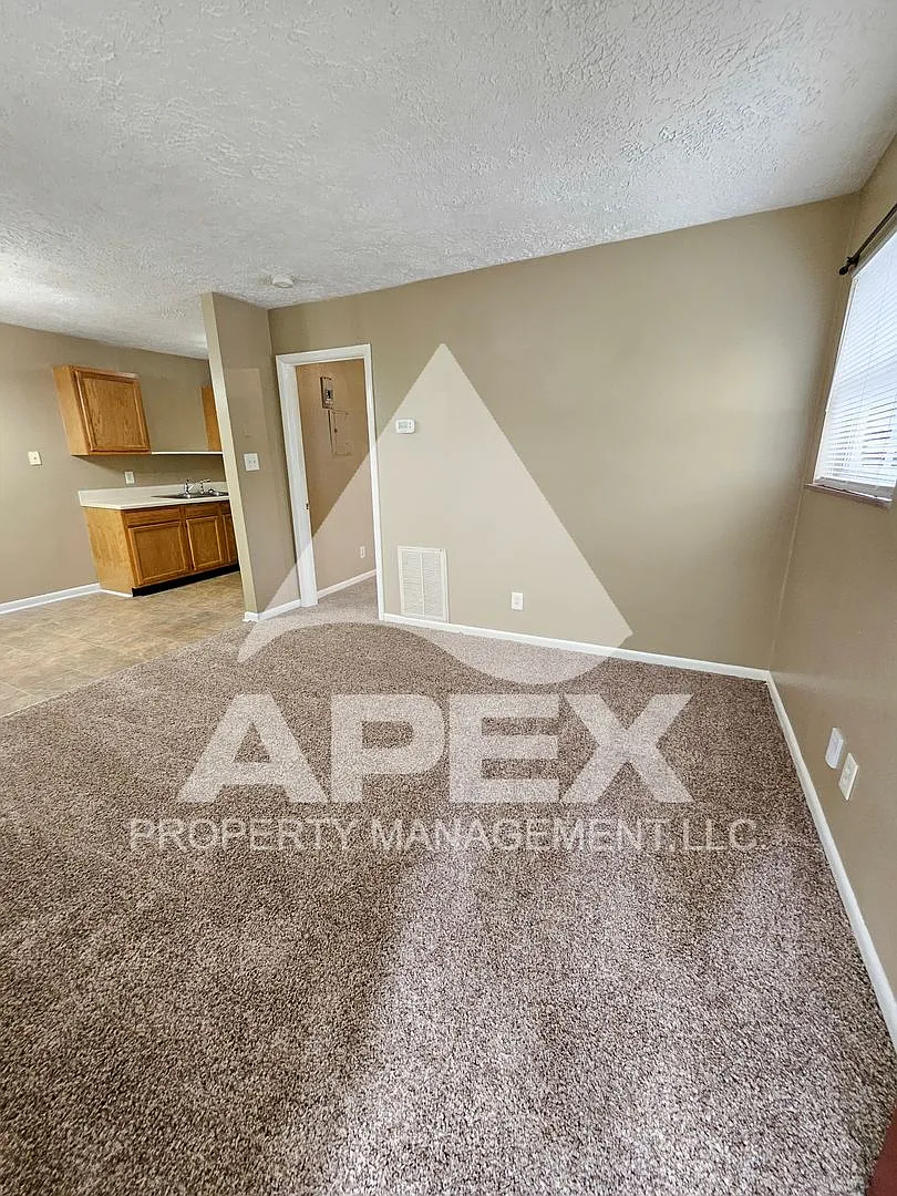 220 Ogle Avenue — Photo 3