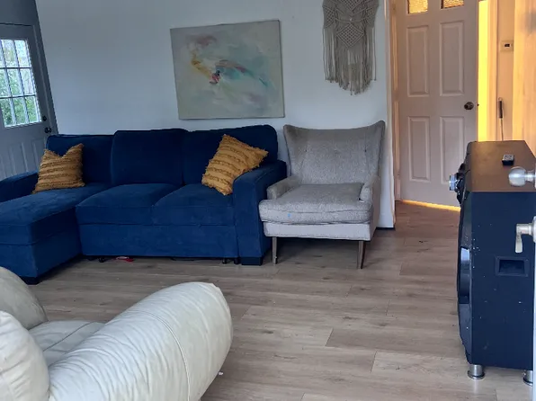 229 Manassas Dr, Manassas Park, VA 20111