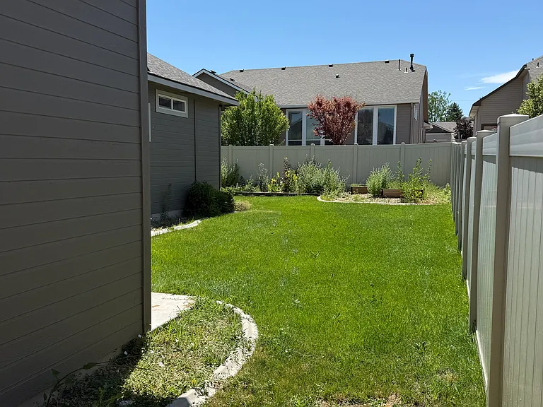 1419 W Raelin Dr — Photo 3