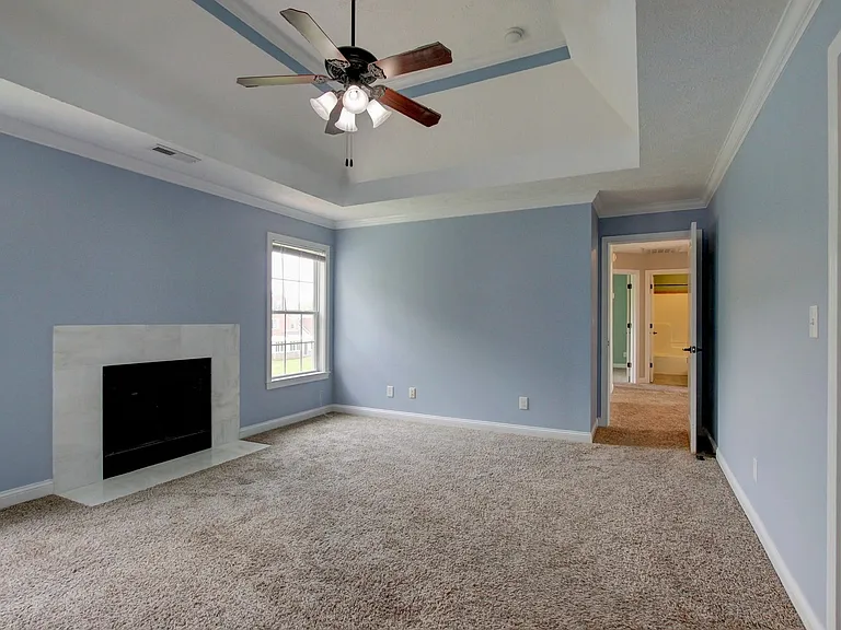 716 Cavalier Dr — Photo 16