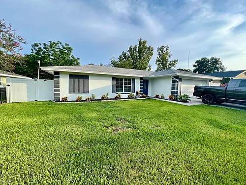 322 Sabinal St Photo 1