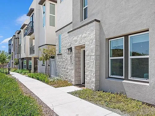 8021 Rubicon Way Photo 1