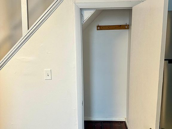 5th image of 335 E Girard Ave Floor 2
