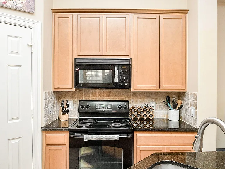 2714 Windy Thicket Ln — Photo 10