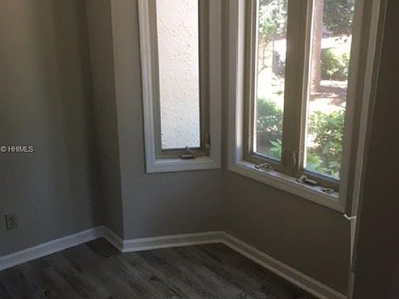 2nd image of 24 Deallyon Ave APT 17