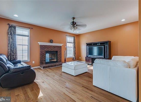 4th image of 43891 Hibiscus Dr