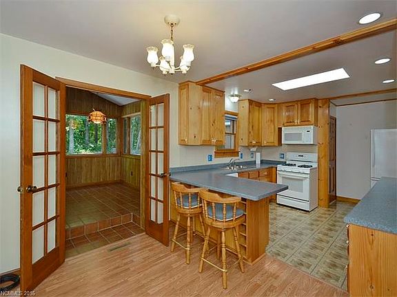 3rd image of 106 Brookdale Ave