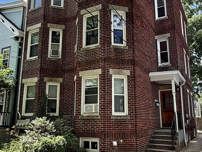 18 Chandler St #1 — Photo 1