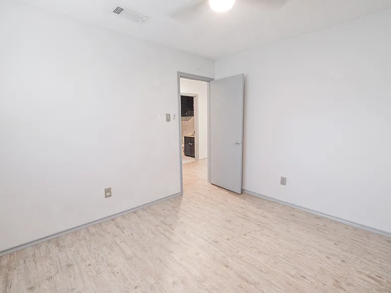 3636 Dexter Ave #3638 — Photo 12