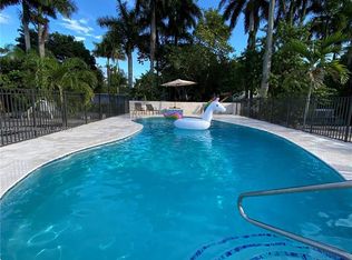 90 NE 143rd St #A, Miami, FL 33161