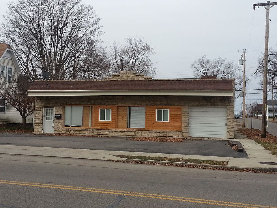 1st image of 574 S Detroit St