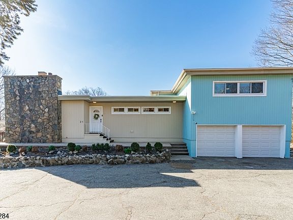 2nd image of 21 Skyview Rd