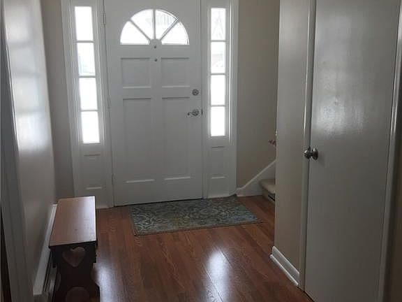 2nd image of 4815 Royal Meadow Dr