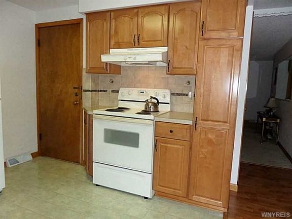 4th image of 228 Diane Dr