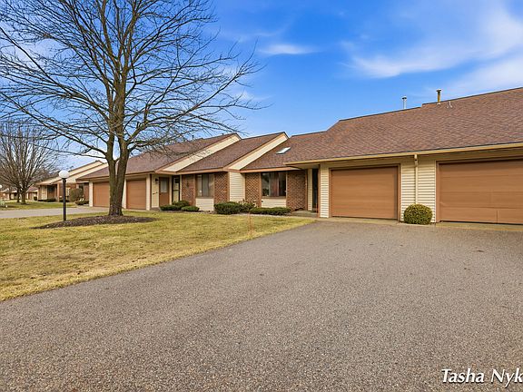 2nd image of 461 Cherry Ln