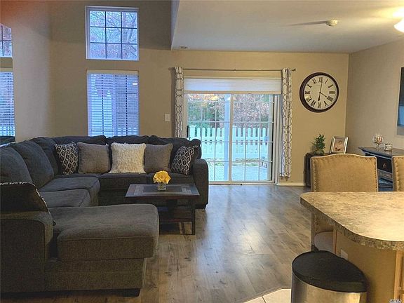 4th image of 181 Gothic Cir