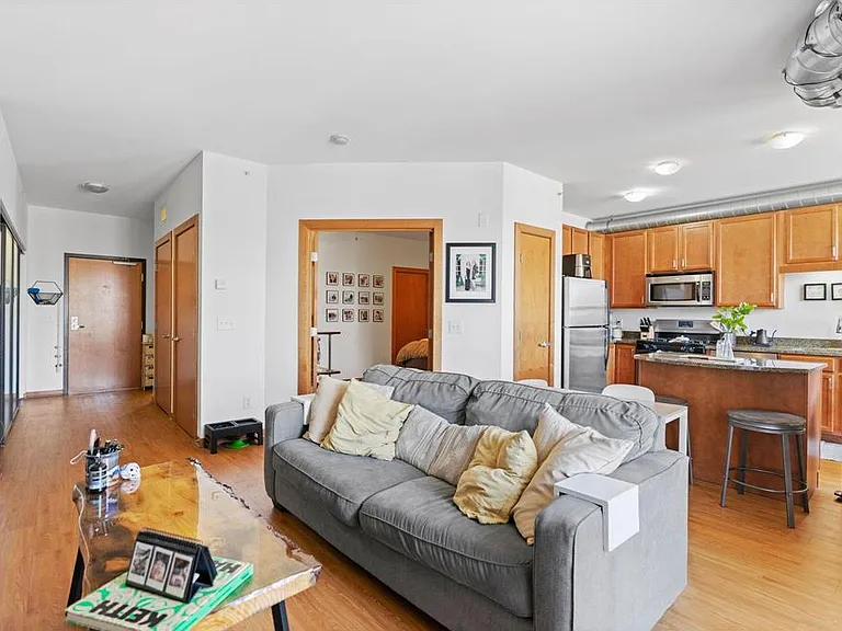 15 E Franklin Ave — Photo 4
