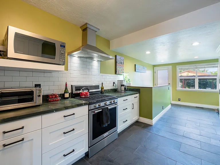 587 E Sherman Ave — Photo 11