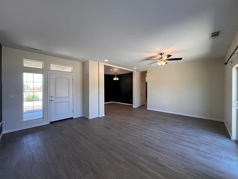 2209 Windrow Dr — Photo 11