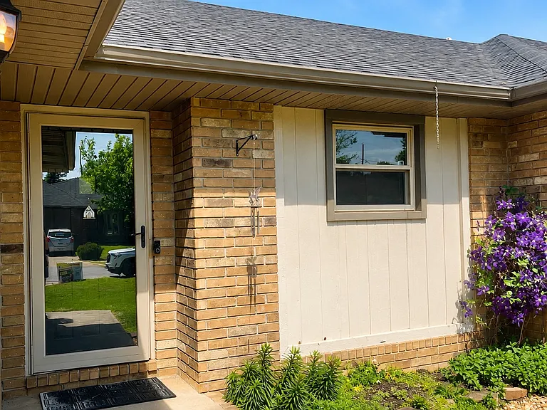 4117 S Miranda Ct — Photo 2