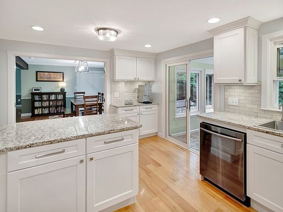 5th image of 779 Ware St