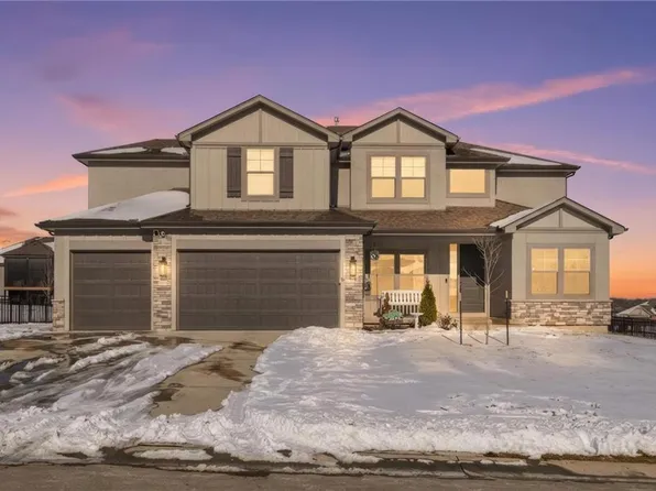 1116 Hummingbird Ct, Greenwood, MO 64034