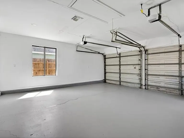 6119 Mullin St — Photo 13