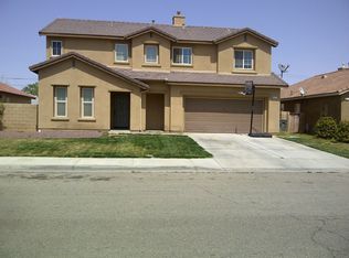 633 Woodgate St, Lancaster, CA 93534