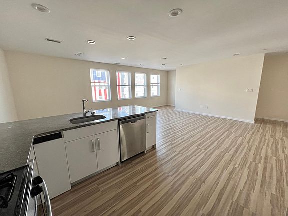 3rd image of 812 N 48th St #13