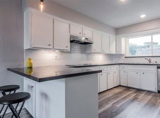 1212 N Heron Dr, Seabrook, TX 77586