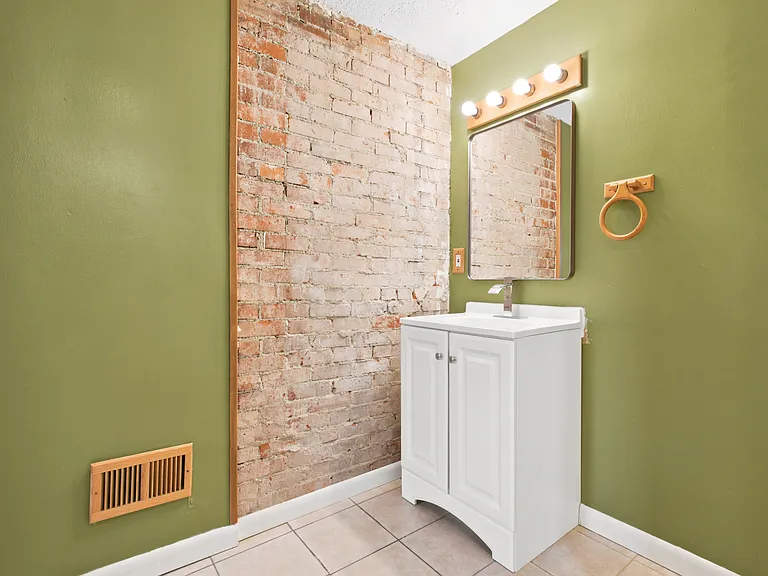 425 Iberia St #1 — Photo 12