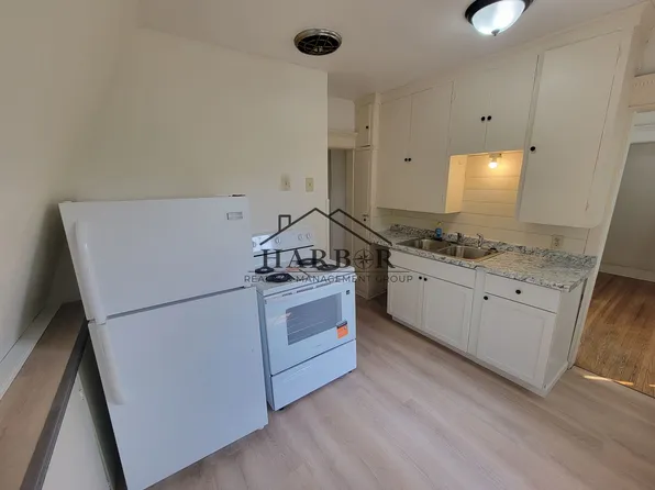 711 1st Dr NW APT B, Austin, MN 55912