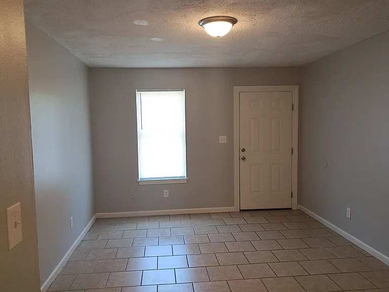 12 Susan Cv #R — Photo 4