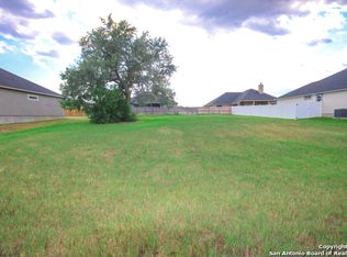 117 Grand Vw, Floresville, TX 78114