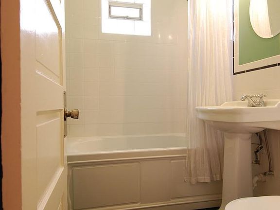 5th image of 3416 W Wrightwood Ave #2