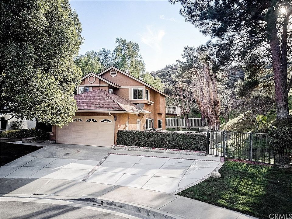 1st image of 22868 Tamarack Ln
