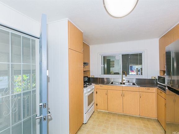 5th image of 1031 Gulick Ave