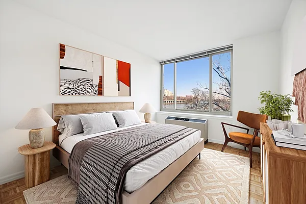 Rented by Greystar | media 3