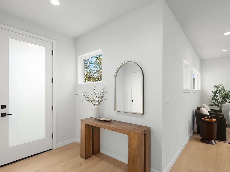 4425 Fremont Ave N #B — Photo 2