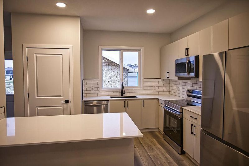 Spruce Grove House for rent - 3 Bedrooms — photo 30