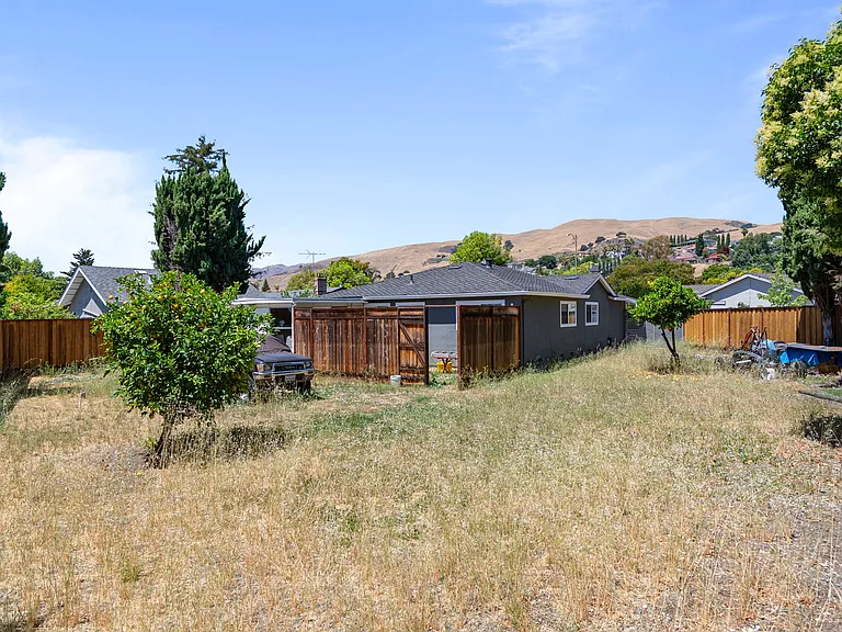 3438 Fife Way — Photo 23
