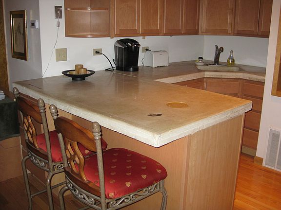 2nd image of 921 N La Salle Dr APT 3