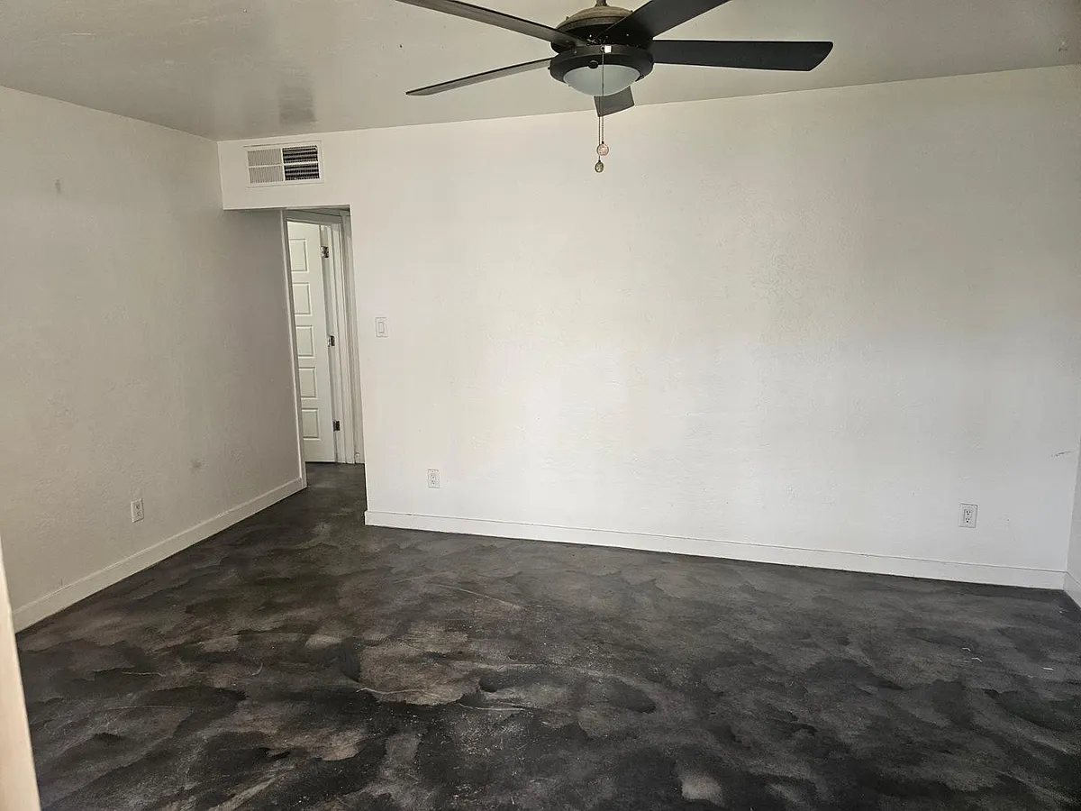 Building Photo - 2108 E Fairmount Ave #16A