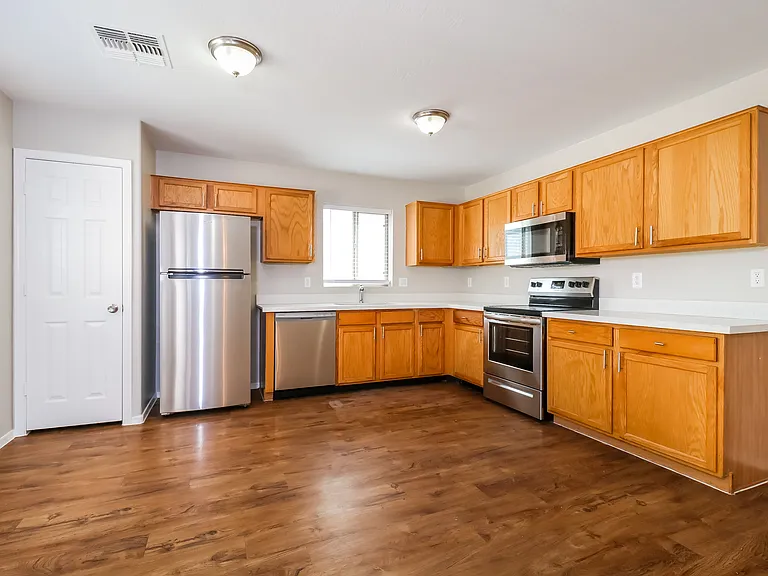 3076 W Carlos Ln — Photo 8