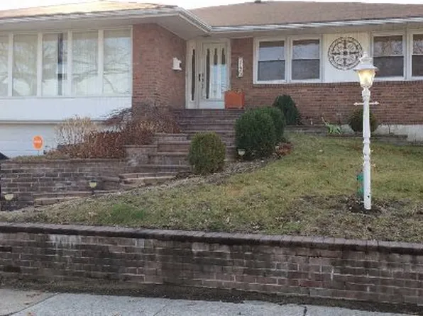 746 Allwyn St, Baldwin, NY 11510