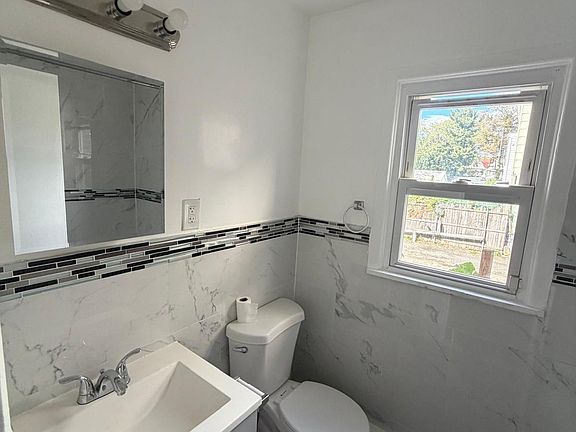 4th image of 41 Smith St APT B9