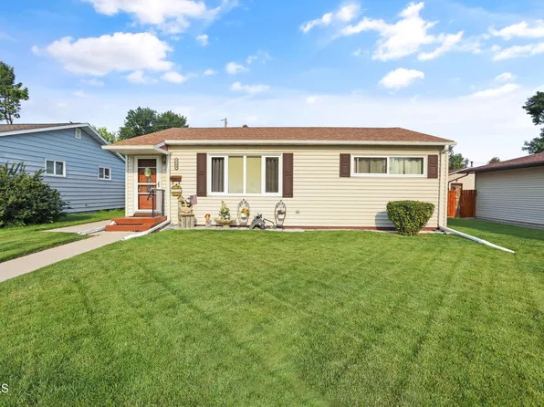1509 7th Ave W, Williston, ND 58801